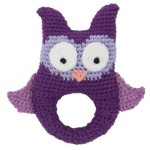 hochet-crochet-sebra-hibou-violet-1.jpg_scandeco_xpc9tzGR